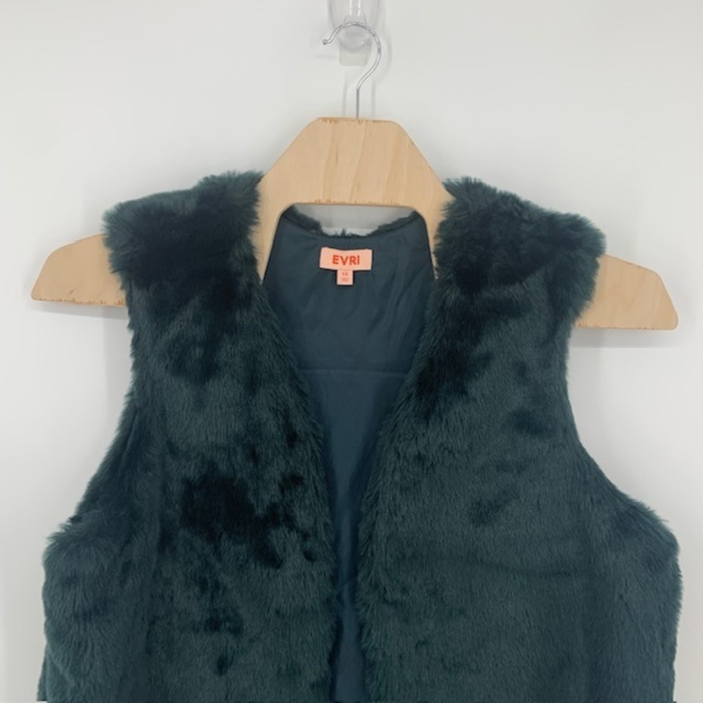 EVRI Whimsigoth Faux Fur Vest 1X Boho Festival Cozy Chic Dark Moss Green - Picture 4 of 7